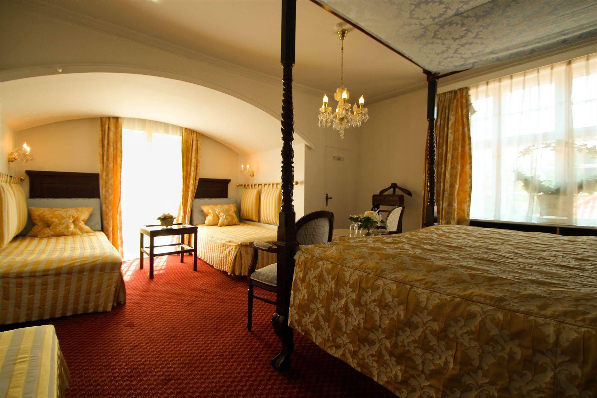 Sauntehus Castle Hotel Hornbaek Ngoại thất bức ảnh